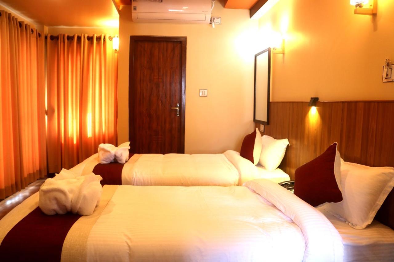 Hotel Family Ties Pvt. Ltd. Katmandú Exterior foto